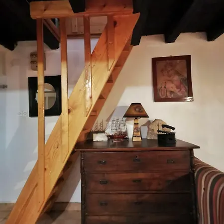Old House Of Island Preko Sestrunj
